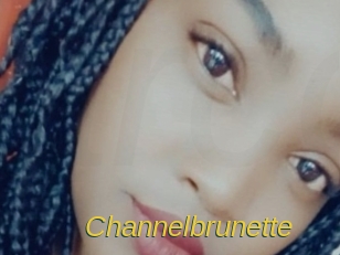 Channelbrunette