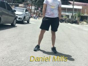 Daniel_Mills