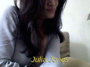 Julia_Jones