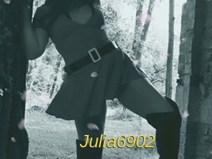 Julia6902