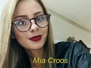Mia_Croos