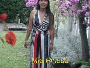 Mia_Pineda