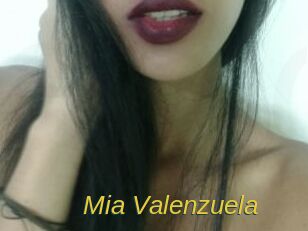 Mia_Valenzuela