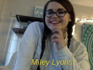 Miley_Lyons