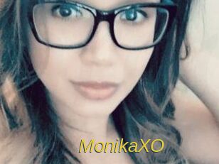 MonikaXO