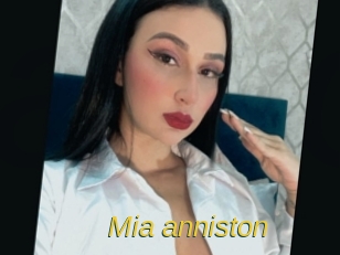 Mia_anniston