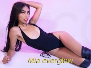 Mia_everglow