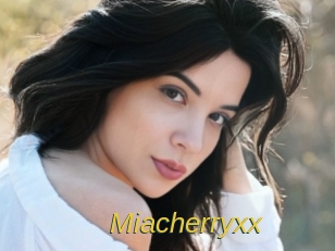 Miacherryxx