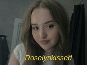 Roselynkissed